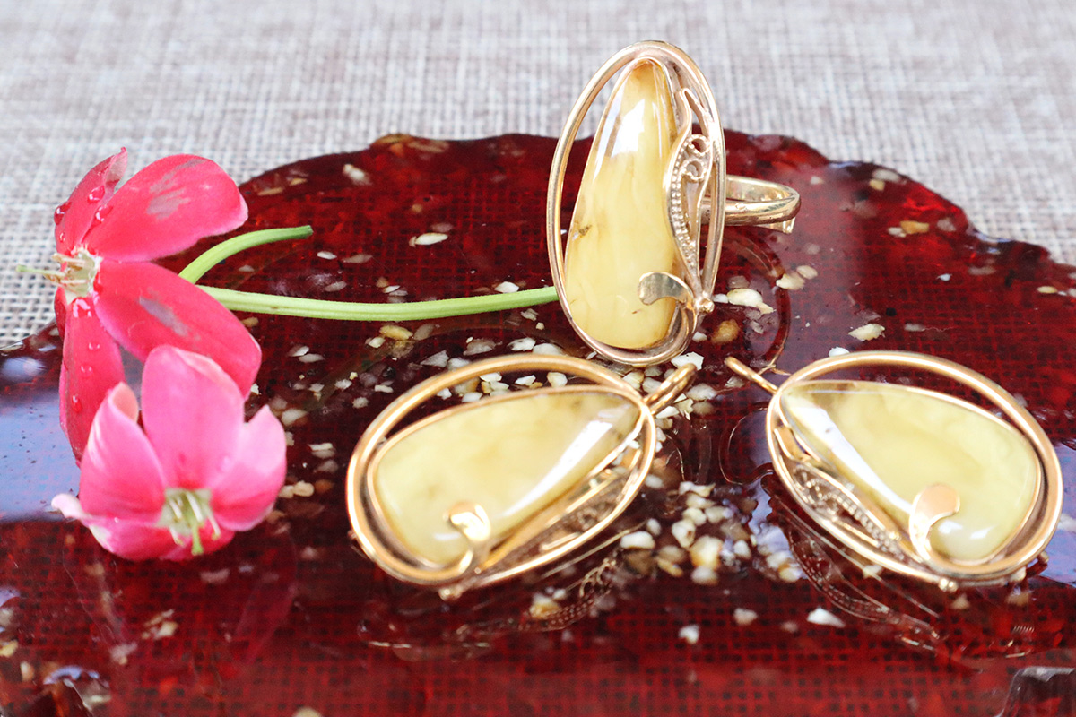 Baltic Amber Vintage Ring and Earrings Gold plated