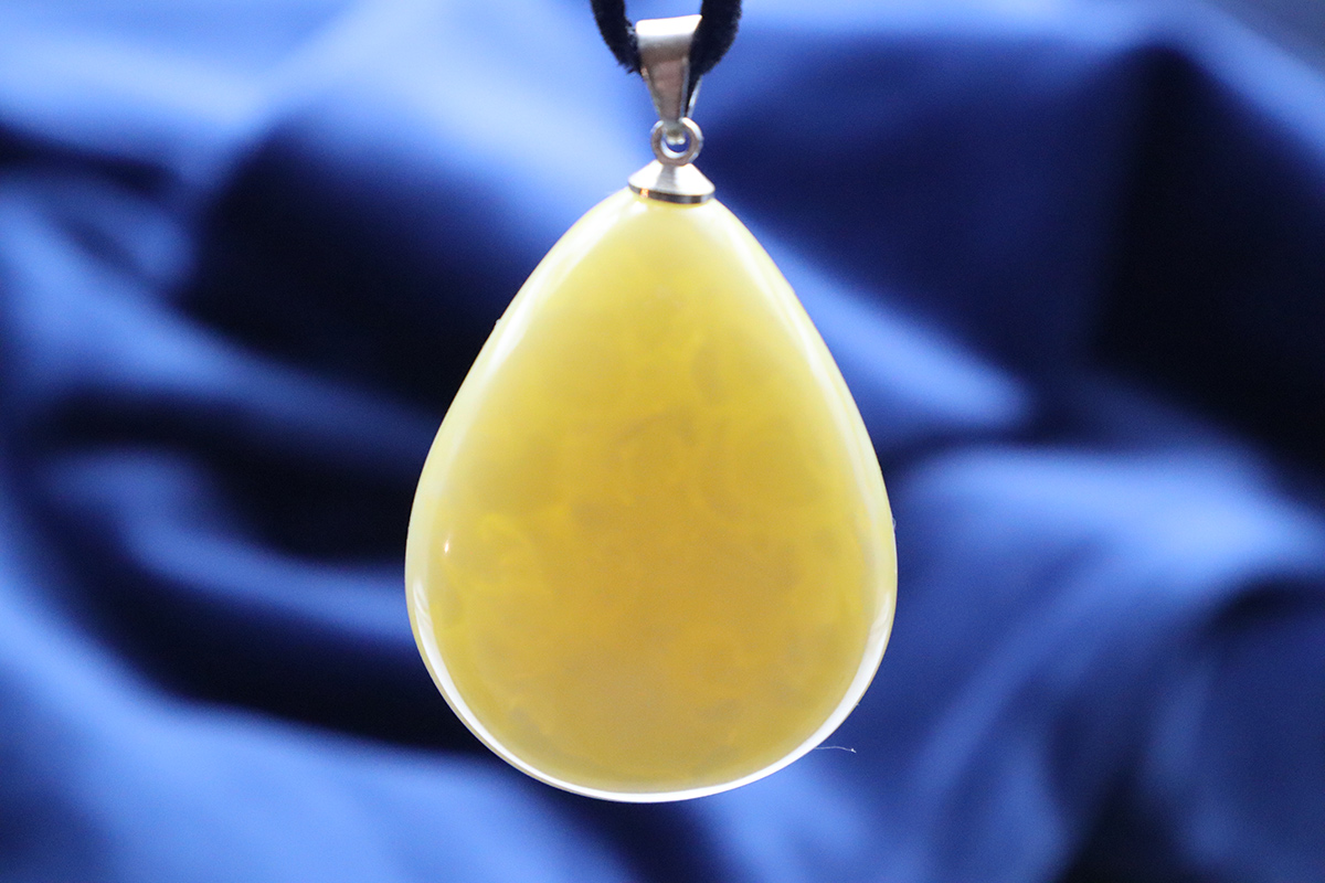 Royal Baltic Amber Pendant