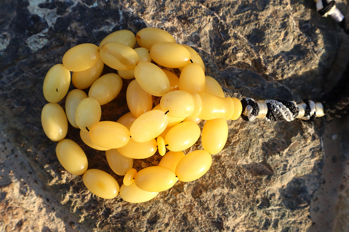 Baltic Amber Rosary 15,5 x 9,5 mm